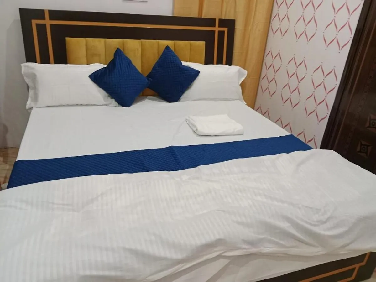 바라나시 Sri Radhe Shyam 1Bhk - Walkable Distance To Sri Kashi Vishwanath Temple, Dashashwamedh Ghat, And Ganga Arti 아파트